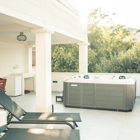 House R&r Μακάρσκα