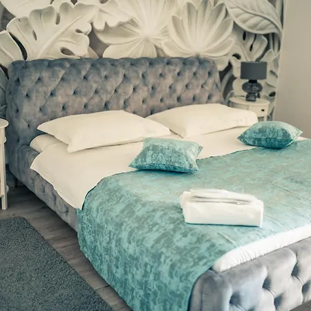 Apartment House R&r Makarska